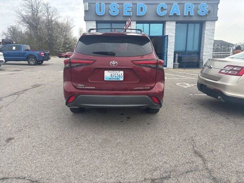 Used 2023 Toyota Highlander Limited image 7