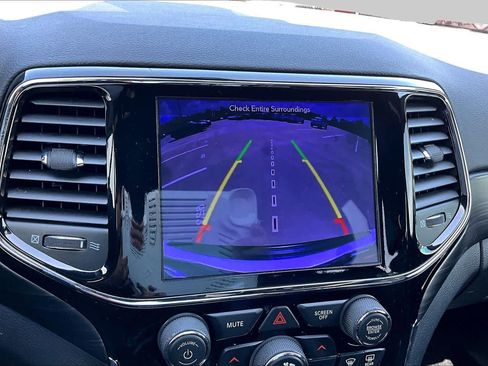 Used 2019 Jeep Grand Cherokee Altitude RWD image 27
