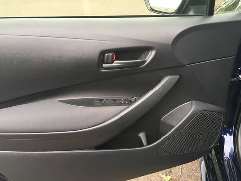 Used 2022 Toyota Corolla LE FWD image 18