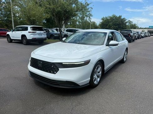 Used 2025 Honda Accord LX image 1