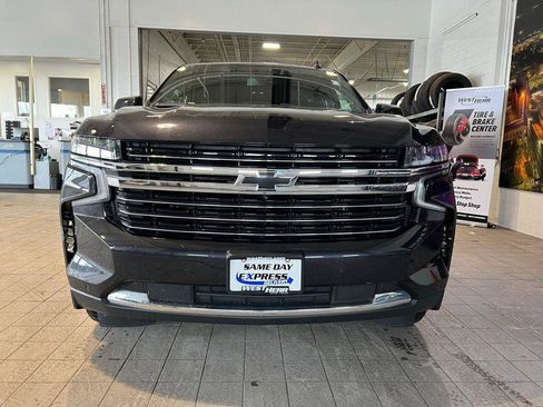 Used 2022 Chevrolet Tahoe LT w/ Luxury Package AWD/4WD image 3