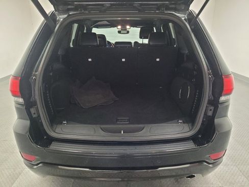 Used 2018 Jeep Grand Cherokee Altitude RWD image 29