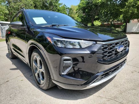 Used 2023 Ford Escape ST-Line FWD image 1