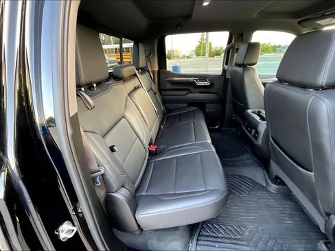 Used 2024 Chevrolet Silverado 1500 LT Trail Boss w/ Convenience Package II AWD/4WD image 24