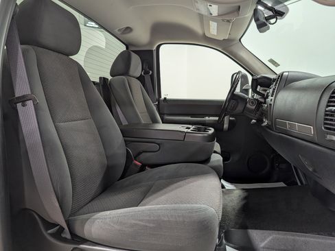 Used 2007 GMC Sierra 2500 SLE w/ Z71 Off-Road Package image 21