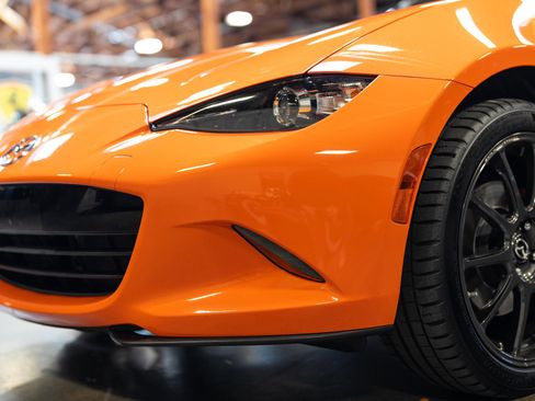 Used 2019 MAZDA MX-5 Miata 30th Anniversary image 22