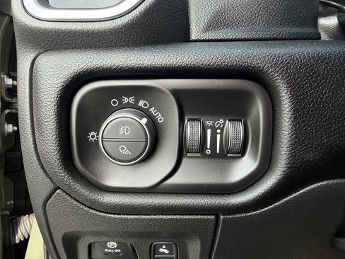 Used 2026 RAM 1500 Laramie AWD/4WD image 12