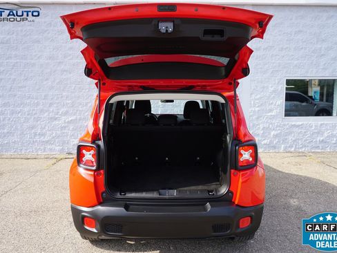 Used 2017 Jeep Renegade Latitude AWD/4WD image 16