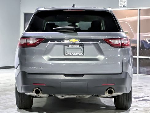 Used 2020 Chevrolet Traverse LS image 9