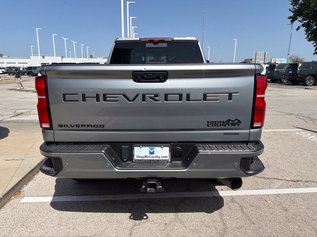 Used 2024 Chevrolet Silverado 3500 High Country w/ Technology Package AWD/4WD image 26
