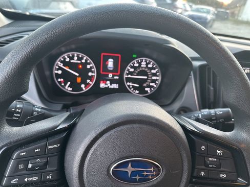 Used 2024 Subaru Crosstrek 2.0i Premium image 7