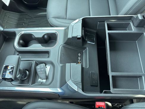 New 2026 GMC Sierra 1500 SLT w/ SLT Convenience Package image 30