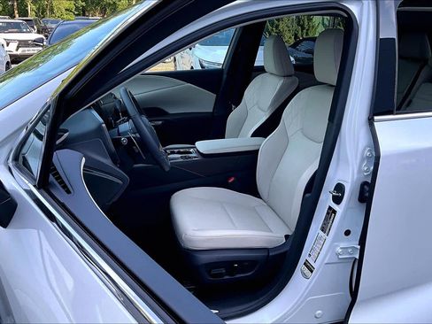 Used 2023 Lexus RX 350 Premium w/ Accessory Package AWD/4WD image 21