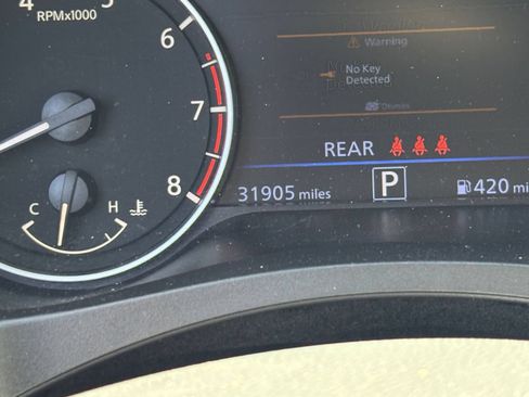 Used 2025 Nissan Altima 2.5 SV FWD image 40