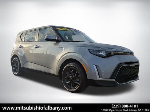 Used 2023 Kia Soul LX w/ Option Group 015 FWD image 1