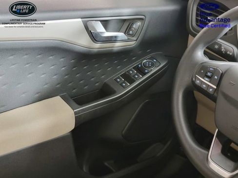 Certified 2020 Ford Escape SE image 32