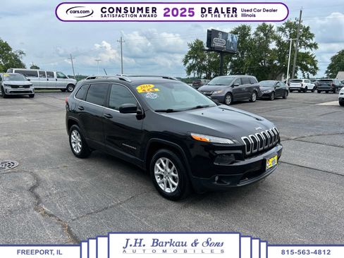 Used 2018 Jeep Cherokee Latitude w/ Safety Group AWD/4WD image 1