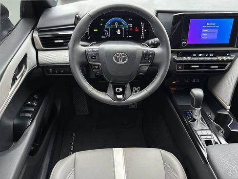 Used 2025 Toyota Camry SE w/ Convenience Package FWD image 19