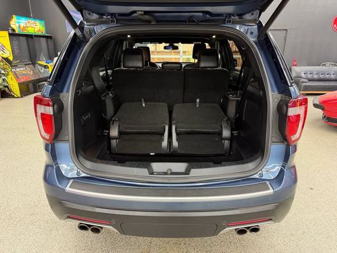 Used 2019 Ford Explorer Platinum AWD/4WD image 16
