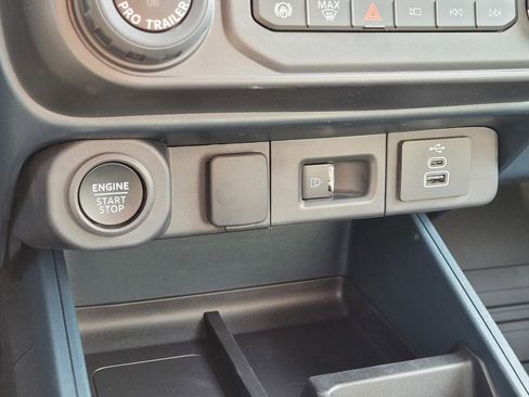 New 2026 Ford Maverick Lariat w/ 4K Tow Package AWD/4WD image 55