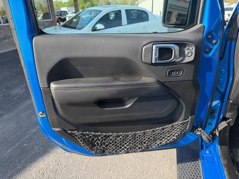 Used 2022 Jeep Wrangler Unlimited Sahara w/ Cold Weather Group image 12