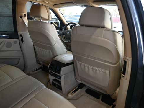 Used 2009 BMW X5 xDrive35d AWD/4WD image 42