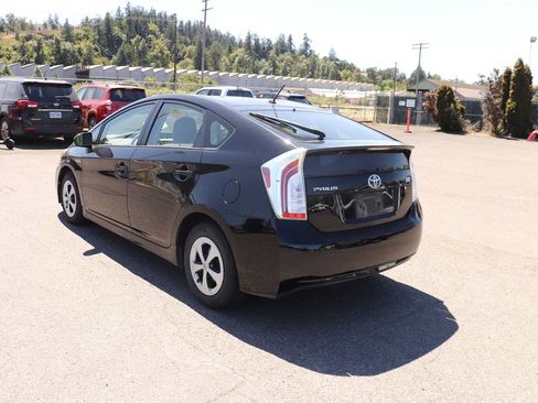 Used 2015 Toyota Prius Two FWD image 7