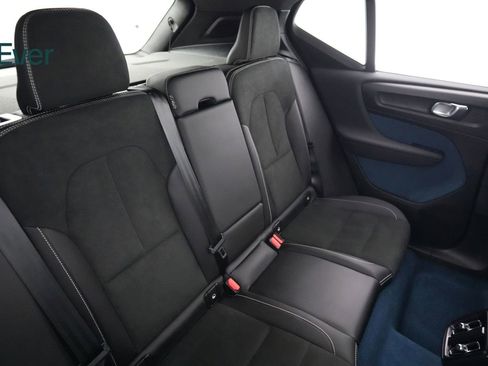 Used 2023 Volvo XC40 Recharge Ultimate AWD/4WD image 12