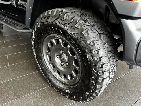 Used 2023 Jeep Wrangler Sport AWD/4WD image 37