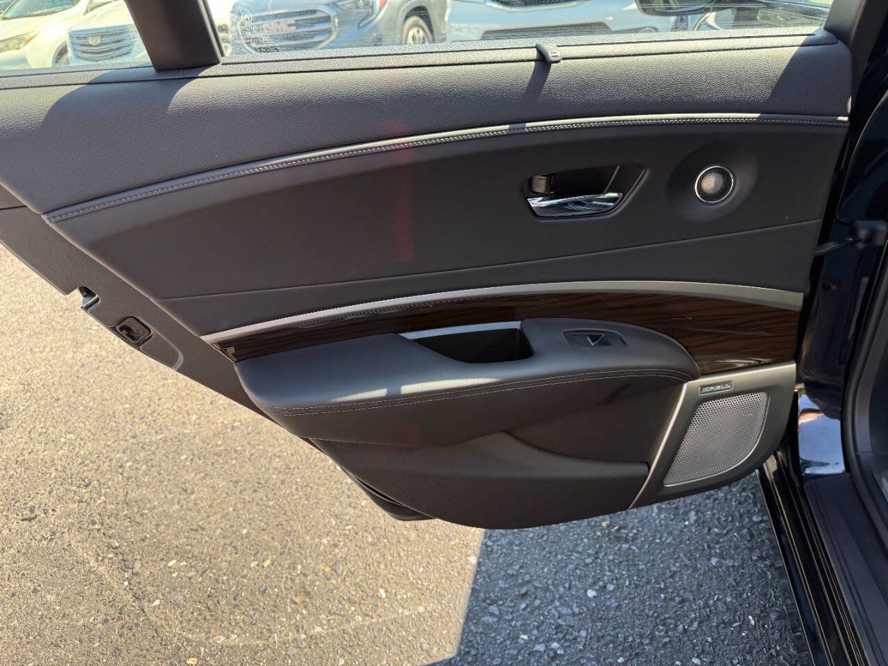 Used 2015 Acura RLX w/ Advance Package FWD image 31