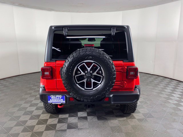Used 2025 Jeep Wrangler Unlimited Rubicon AWD/4WD image 9