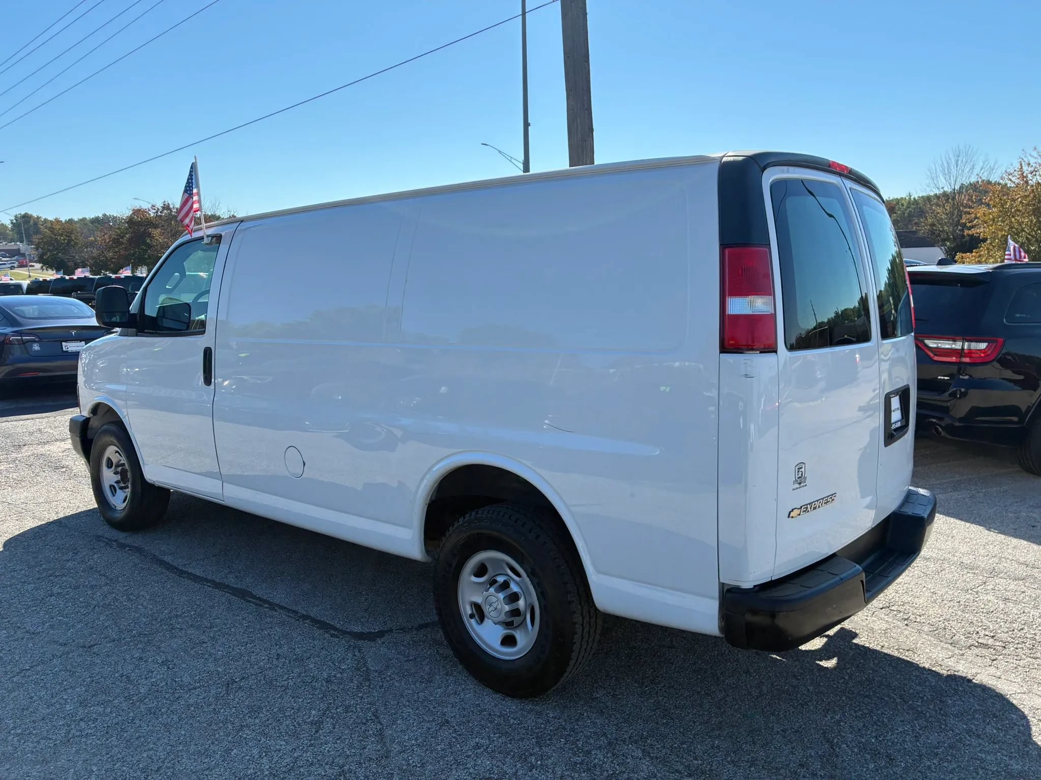 Used 2019 Chevrolet Express 2500 RWD image 5
