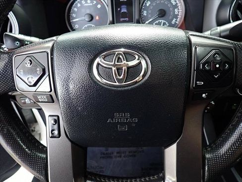 Used 2016 Toyota Tacoma TRD Off-Road AWD/4WD image 16