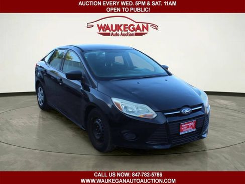Used 2012 Ford Focus S FWD image 2
