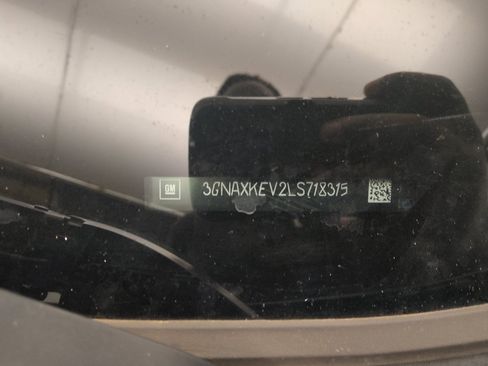 Used 2020 Chevrolet Equinox LT FWD image 33