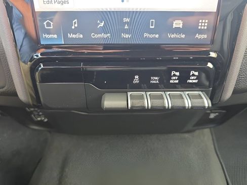 Used 2023 RAM 1500 Laramie AWD/4WD image 26