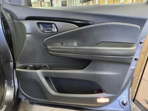 Used 2019 Honda Pilot Touring image 14