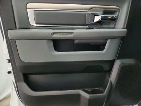 Used 2017 RAM 1500 Classic SLT AWD/4WD image 17