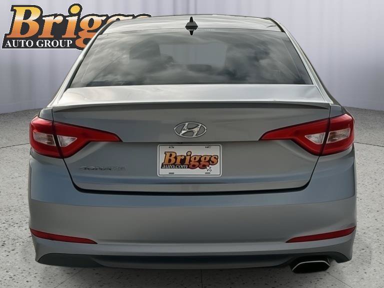 Used 2016 Hyundai Sonata SE FWD image 4