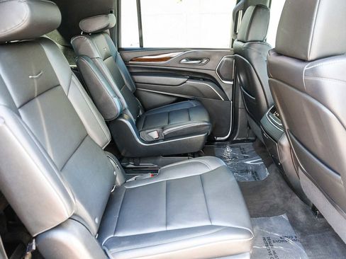 Used 2022 Cadillac Escalade ESV Luxury image 17