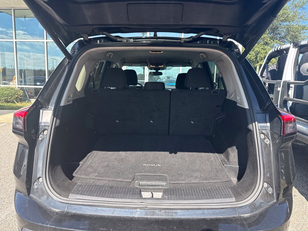 Used 2024 Nissan Rogue SV AWD/4WD image 8