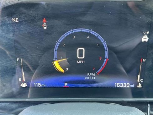 Used 2025 Chevrolet Trax RS w/ Driver Confidence Package image 14