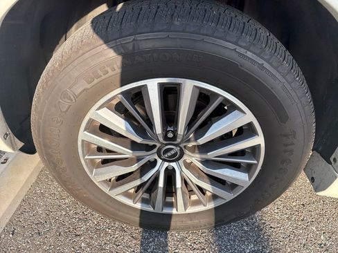 Used 2024 Nissan Armada SL w/ Captain's Chairs Package image 15