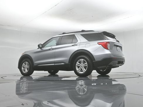 Certified 2021 Ford Explorer XLT w/ Equipment Group 202A AWD/4WD image 56