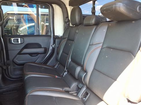 Used 2021 Jeep Gladiator Mojave AWD/4WD image 8