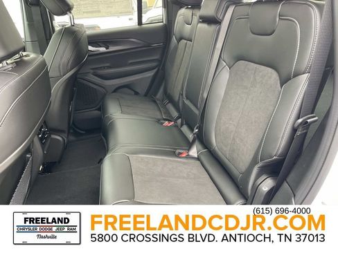 New 2025 Jeep Grand Cherokee Altitude w/ Trailer Tow Package AWD/4WD image 18