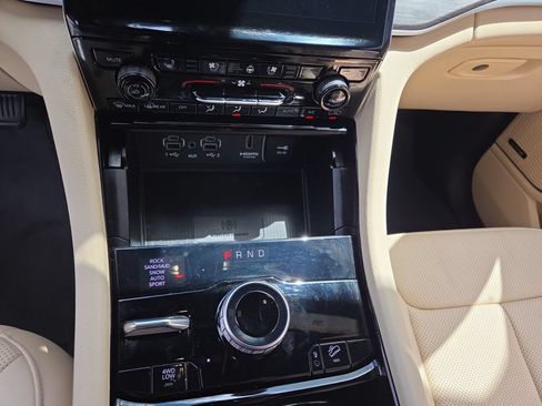 Certified 2023 Jeep Grand Cherokee 4WD 4xe w/ Luxury Tech Group II image 9
