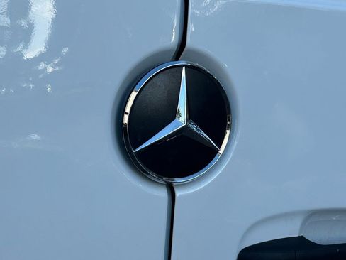 Used 2025 Mercedes-Benz Sprinter 2500 image 19