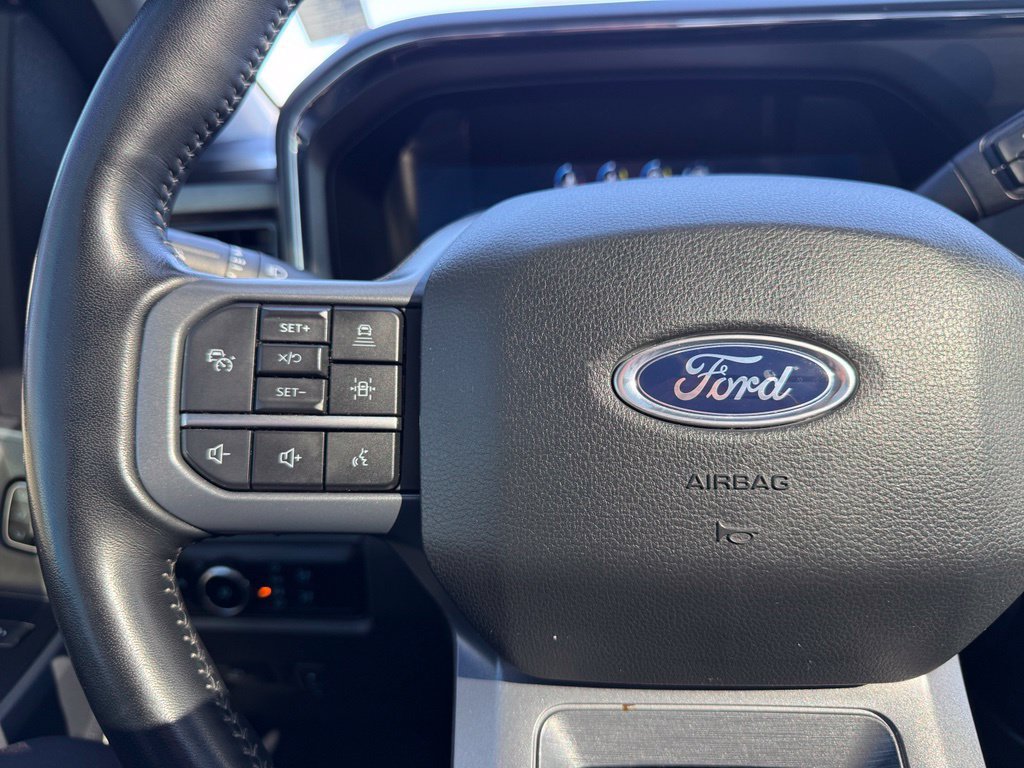 Used 2023 Ford F250 Lariat w/ Lariat Ultimate Package AWD/4WD image 13