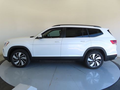 New 2026 Volkswagen Atlas SE FWD image 7